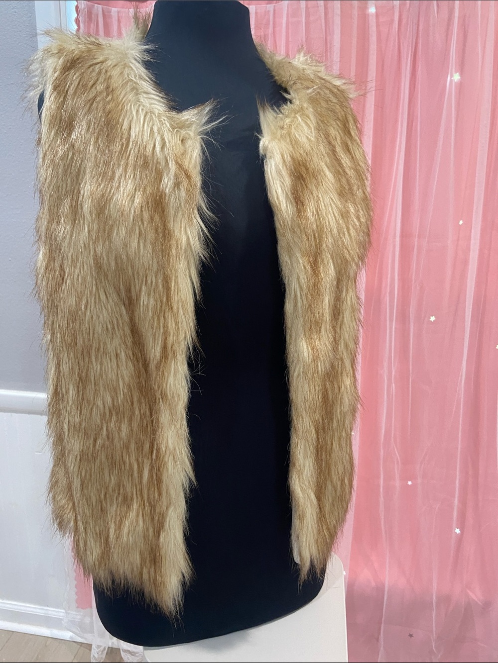 Gianni Bini Faux Fur Vest in Warm Gold. Size M